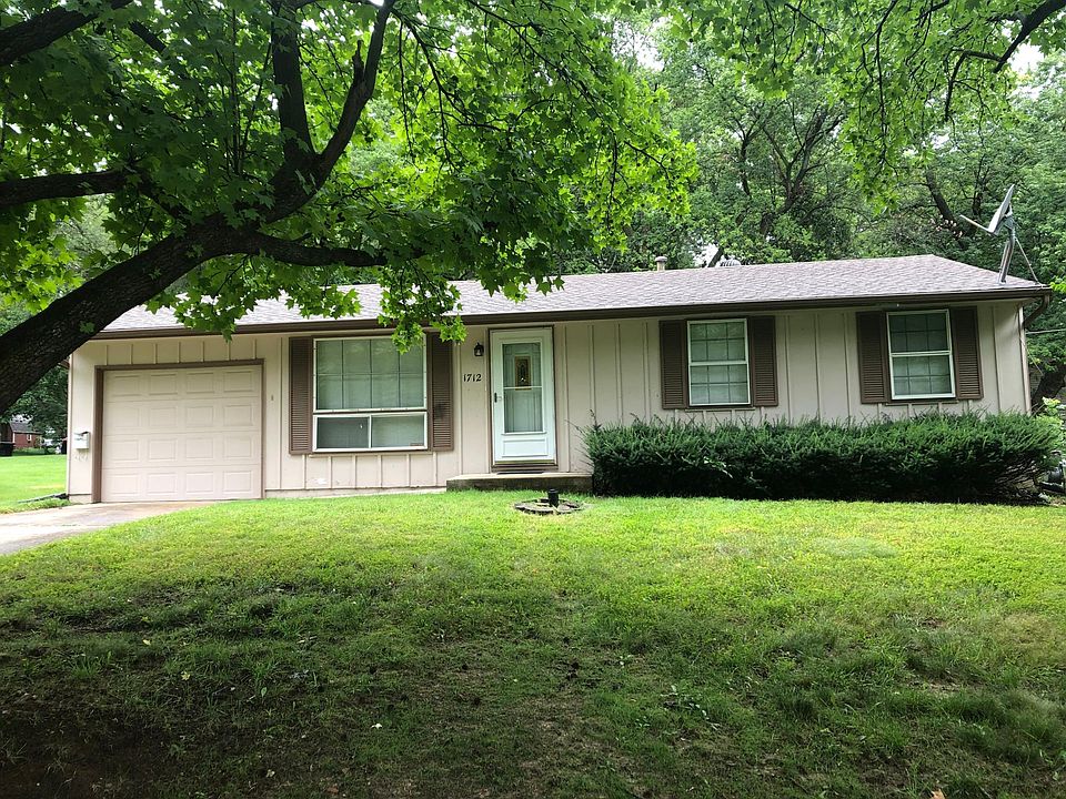 1st image of 1712 N Viking Dr