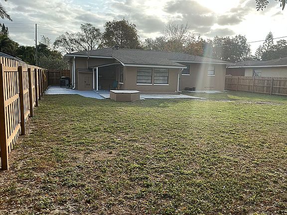 3rd image of 104 N Hercules Ave