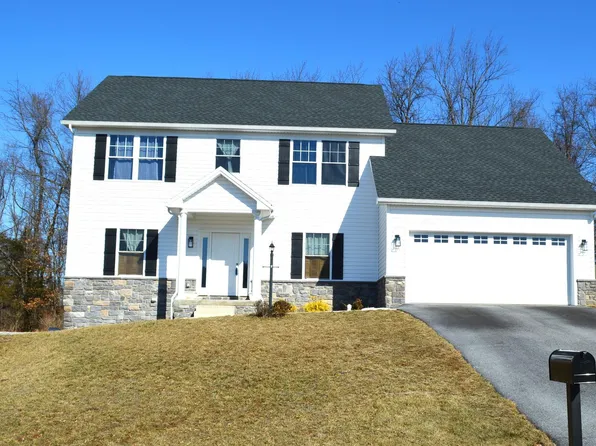 209 White Oak Cir, Mount Holly Springs, PA 17065