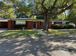 109 N Bledsoe St, Gilmer, TX 75644