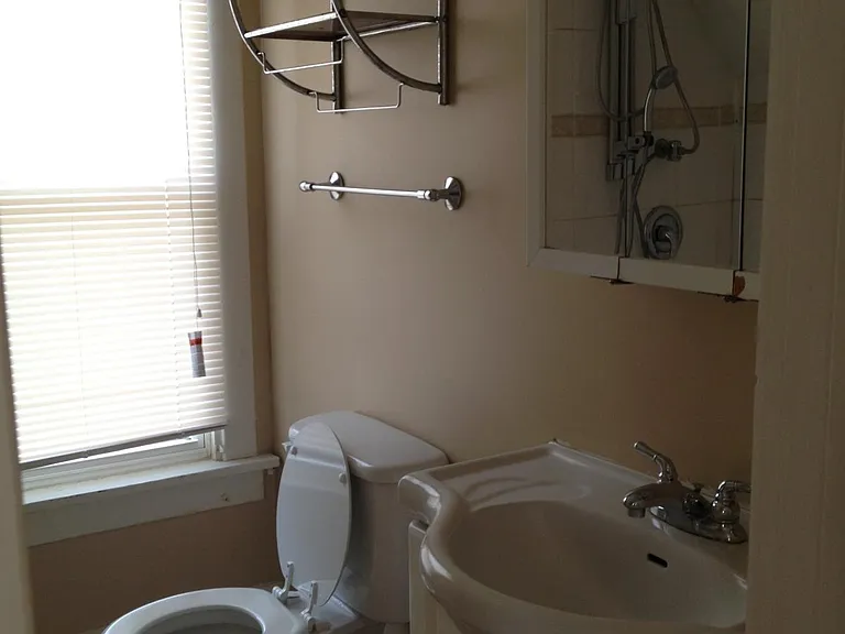 501 S May St — Photo 3
