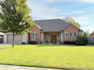 1302 Buckingham St, Ardmore, OK 73401