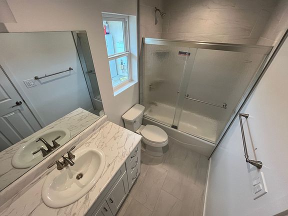 4th image of 1547A Tiffany Park Cir