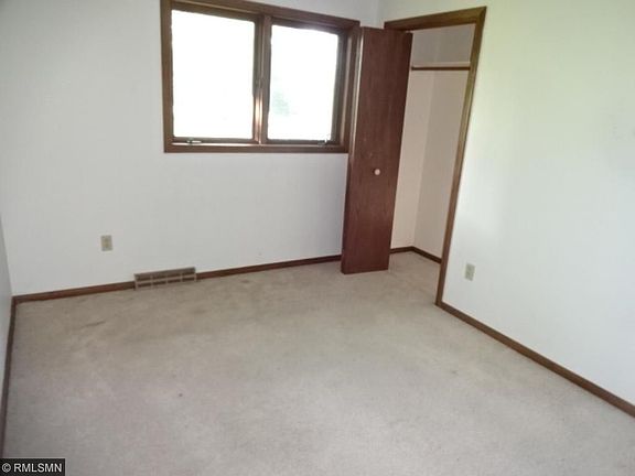 5th image of 1626 214th Ave NE