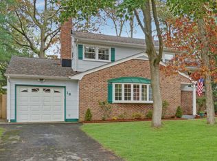 18 Pine Fork Dr, Toms River, NJ