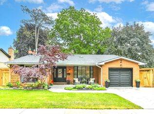 2 Oakwood Dr, London, ON N6K 2V4