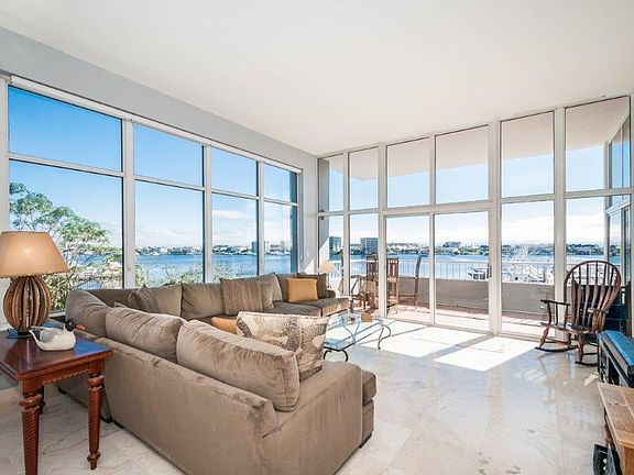 4th image of 320 Harbor Blvd Unit 201