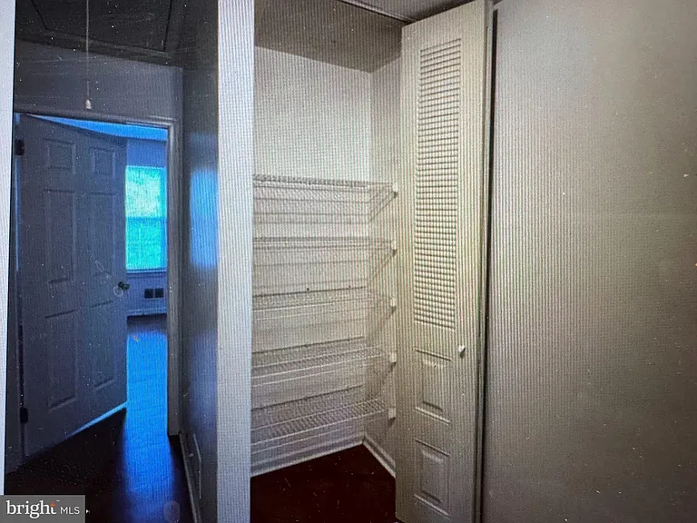 211 Gambocz Ct — Photo 9