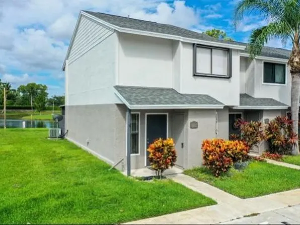 4206 Inlet Cir, Greenacres, FL 33463