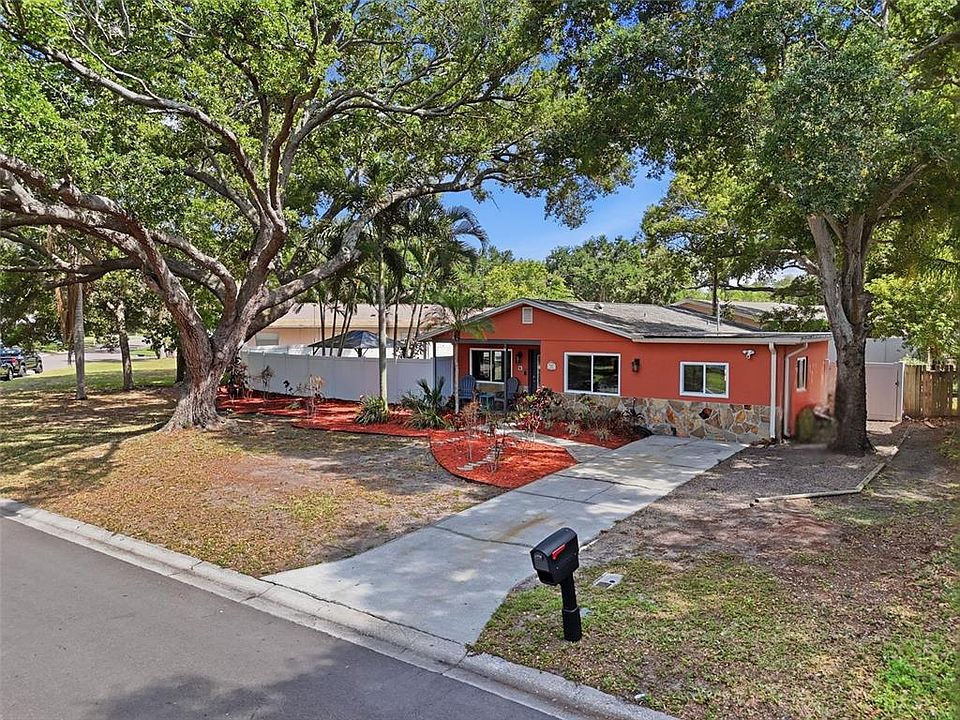 1st image of 961 LEXINGTON DRIVE