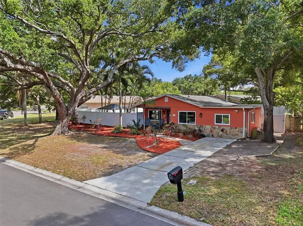 961 Lexington Dr, Dunedin, FL 34698