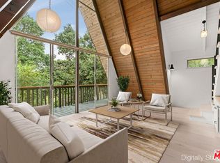 10250 Seabury Ln, Los Angeles, CA 90077