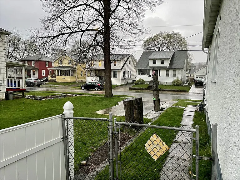 112 N Roosevelt Ave — Photo 28