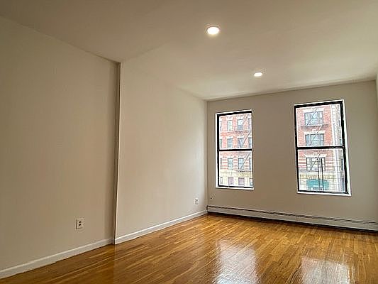 3rd image of 478 W 159th St #4E