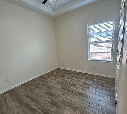 5th image of 1012 W La Pointe Ave