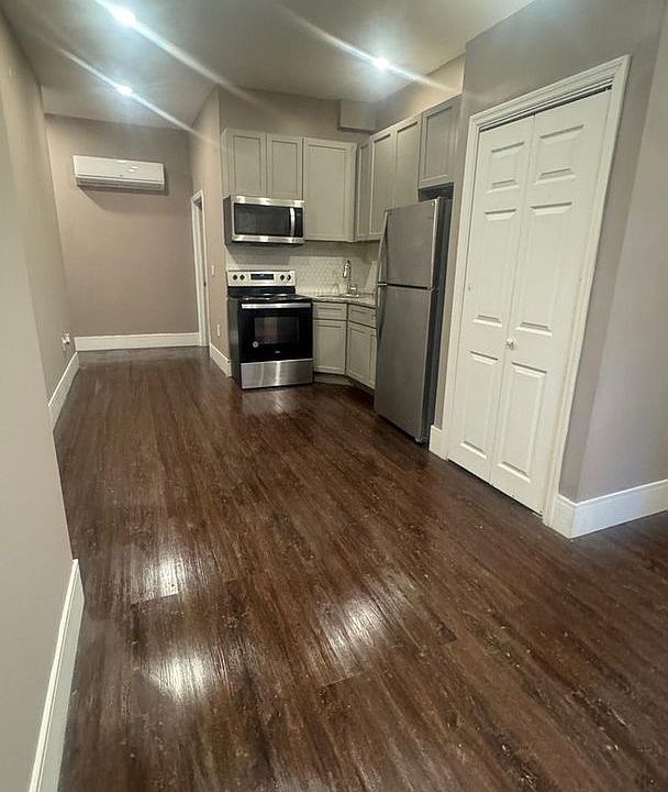 1st image of 3422 N 21st St