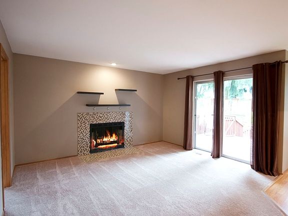 2nd image of 5617 Lakeland Hills Way SE
