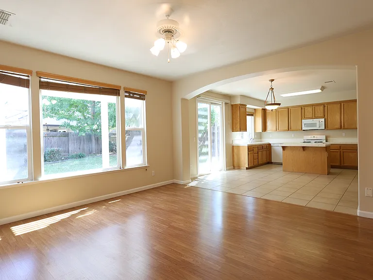 1908 Terracina Cir — Photo 10