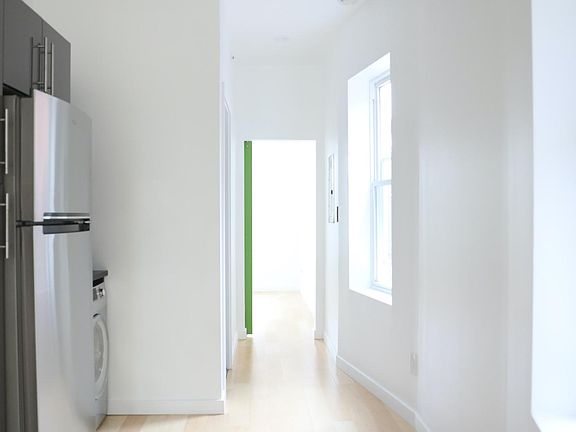 2nd image of 4925 Catharine St #2