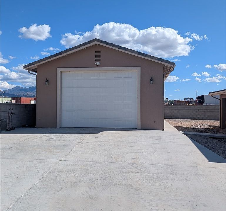 2nd image of 3874 Easy Street