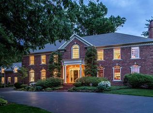7 Carrswold Dr, Saint Louis, MO 63105