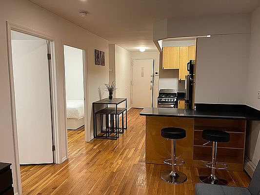 5th image of 626 10th Ave #**4c