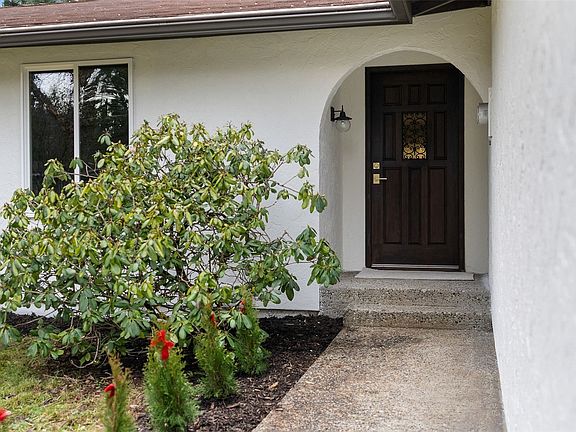 4th image of 15644 185th Avenue NE