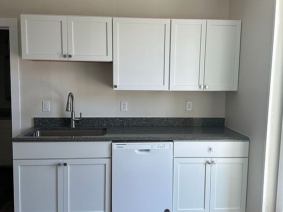 2nd image of 1024 Main St