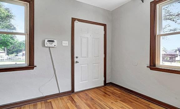 5th image of 8227 Monroe Ave