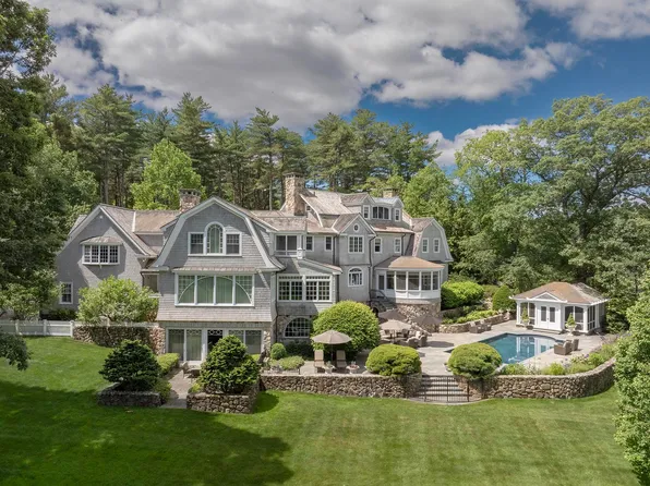 15 Runnymede Drive, North Hampton, NH 03862