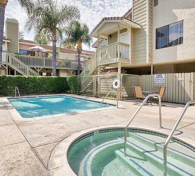 La Sierra Apartments — Photo 15