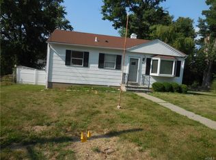 30 Iroquois St, Peekskill, NY 10566