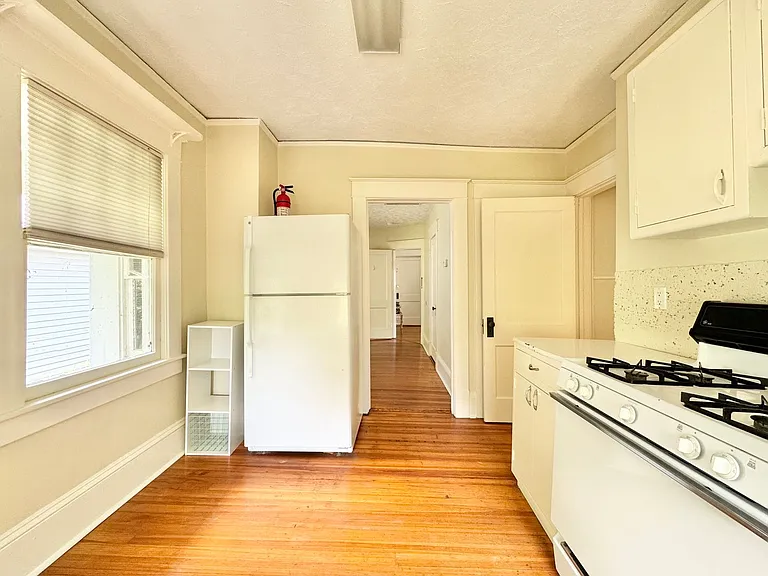 218 Tate St #2 — Photo 8