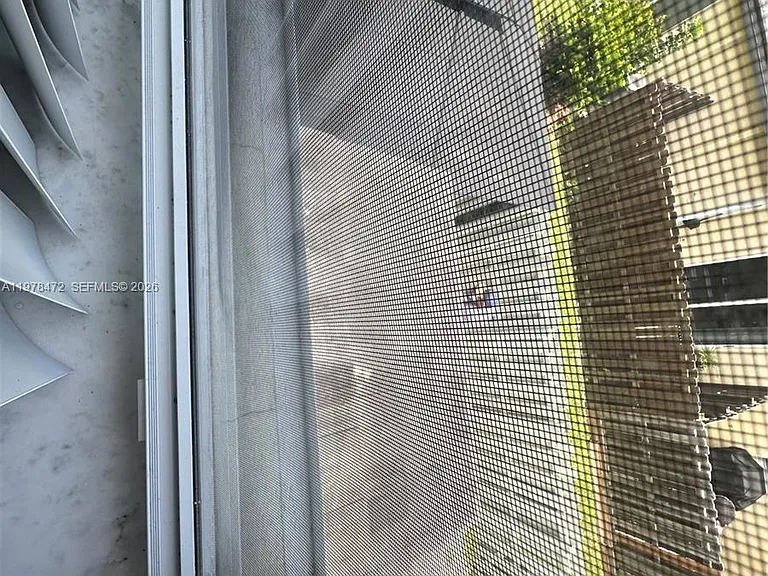 133 SE 28th Ter #8 — Photo 23