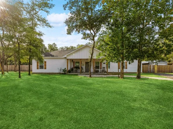 193 Michaelmas Cir, Defuniak Springs, FL 32433
