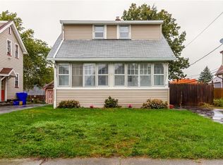 40 Falmouth St, Greece, NY