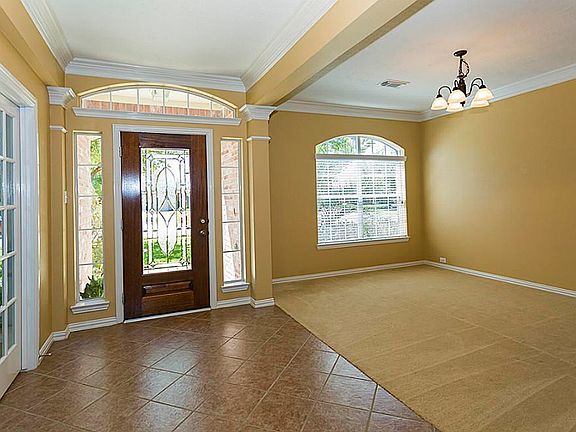 4th image of 2816 Chinaberry Park Ln