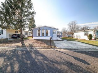 917 Koala Ln, Mount Laurel, NJ 08054
