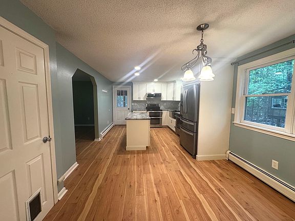 4th image of 22 Shaker Farm S Road