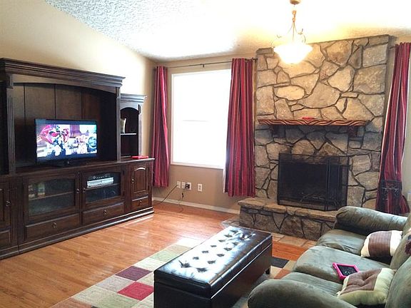 5th image of 14908 NE Sorrel Dr