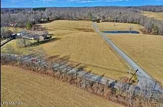 4th image of Meadow Creek Dr