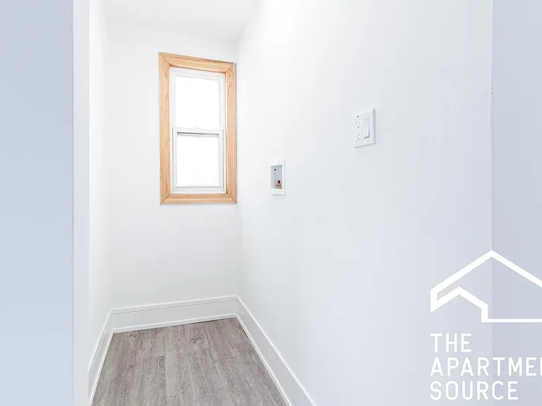 1634 N Whipple St #2E — Photo 13