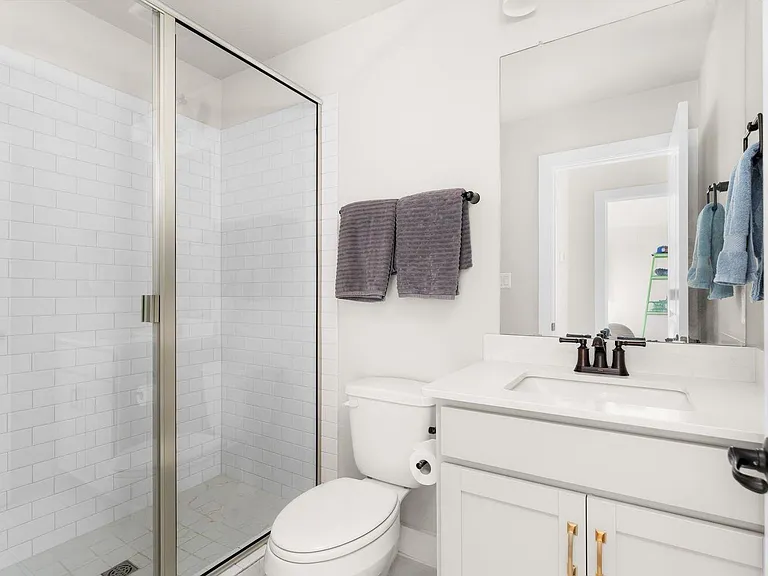 137 Crescent Moon Ct — Photo 31