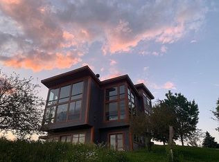 1022 S Devils Ladder Rd, Galena, IL 61036