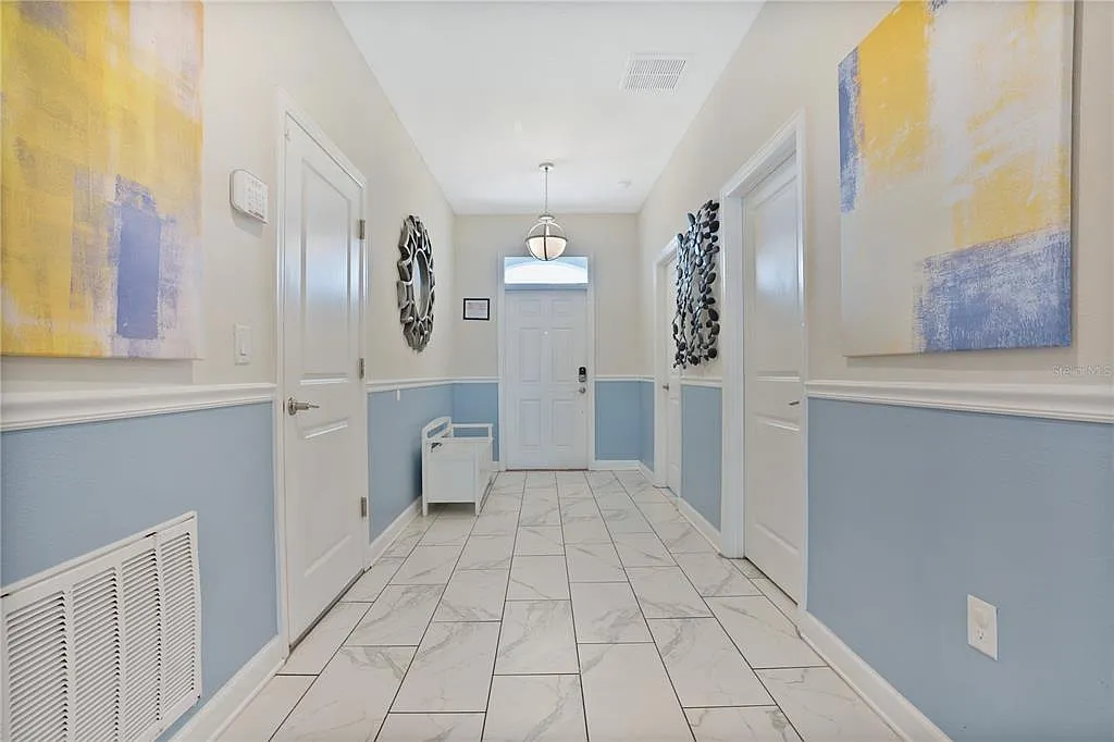 8 bed, 5.0 bath, 3909 sqft, $3,990 — Photo 2