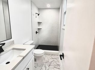 42 Lincoln St FLOOR 2, Fairview, NJ 07022