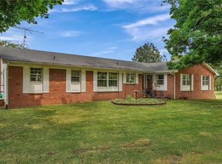 756 Sturgeon Point Rd, Derby, NY 14047