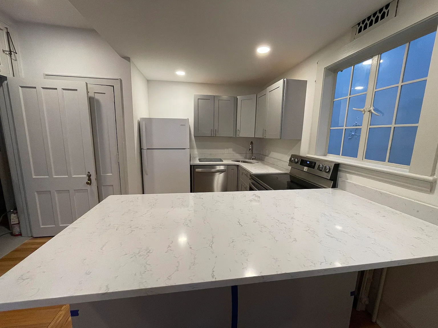 1 bed, 950 sqft, $1,675 — Photo 1