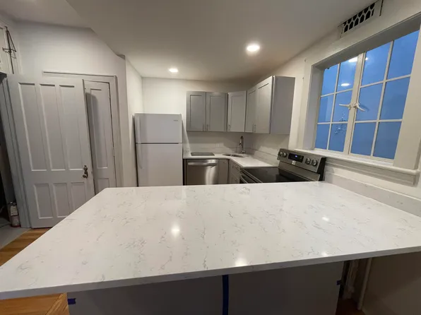 14 2nd St #2F, Troy, NY 12180