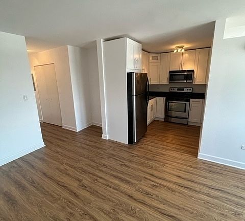 5th image of 3033 N Sheridan Rd APT 1108